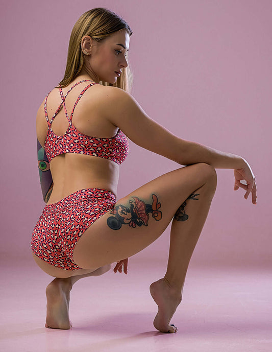 Nicole top Leo Kiss